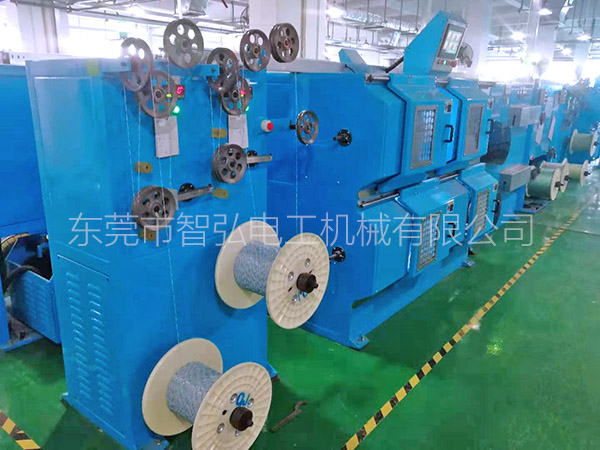 Horizontal Numerically Controlled Double-Layer Taping Machine